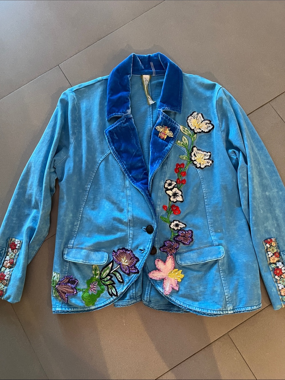 Aratta Silent Journey Top/ jacket size small blue and floral details